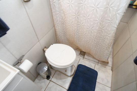 Banheiro de casa à venda com 3 quartos, 195m² em Vila Miguel Vicente Cury, Campinas