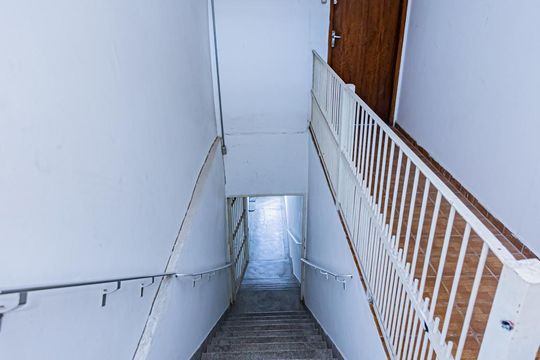 Escada de apartamento para alugar com 1 quarto, 55m² em Jardim Maristela, São Paulo