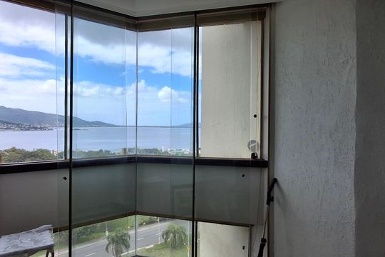 Vista da Sala  de apartamento para alugar com 3 quartos, 220m² em Estreito, Florianópolis