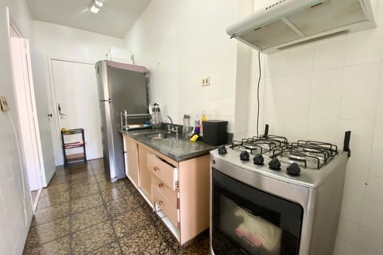 Cozinha de apartamento à venda com 2 quartos, 79m² em Copacabana, Rio de Janeiro