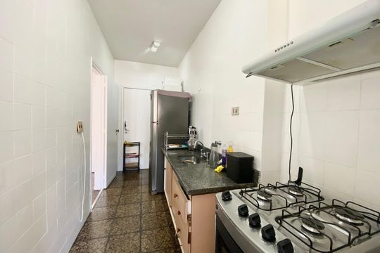 Cozinha de apartamento à venda com 2 quartos, 79m² em Copacabana, Rio de Janeiro