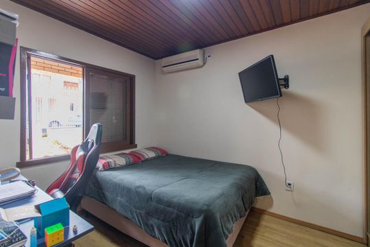 Quarto 1 de casa à venda com 3 quartos, 170m² em Ipanema, Porto Alegre