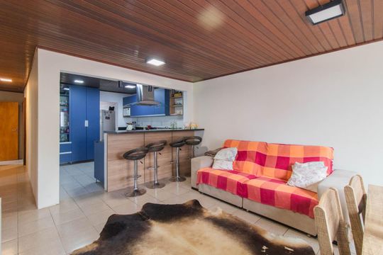 Sala de casa à venda com 3 quartos, 170m² em Ipanema, Porto Alegre