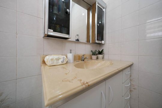 Banheiro 2 de casa à venda com 4 quartos, 120m² em Vila Granada, São Paulo