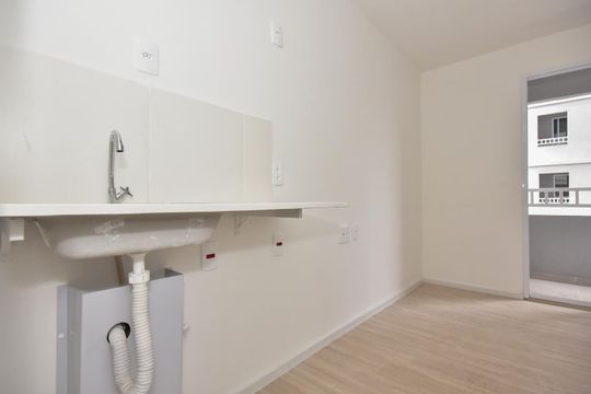 Cozinha de kitnet/studio à venda com 1 quarto, 18m² em Vila Plana, São Paulo