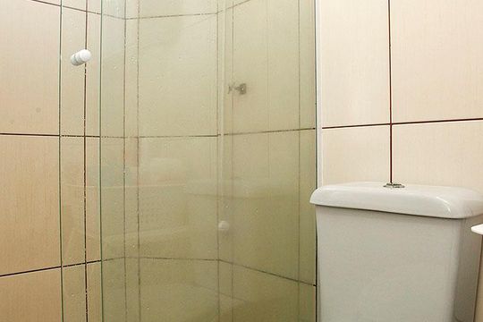 Banheiro de apartamento à venda com 1 quarto, 34m² em Partenon, Porto Alegre