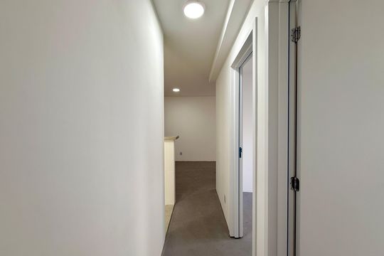 Corredor Quartos de apartamento à venda com 2 quartos, 56m² em Santo Amaro, São Paulo