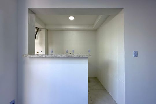Cozinha  de apartamento à venda com 1 quarto, 35m² em Santo Amaro, São Paulo