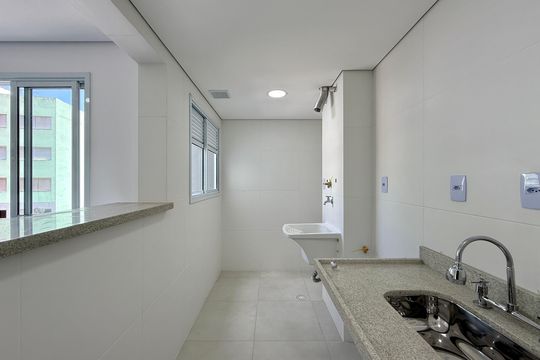 Cozinha  de apartamento para alugar com 1 quarto, 35m² em Santo Amaro, São Paulo
