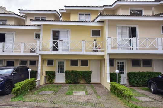 Fachada de casa de condomínio para alugar com 4 quartos, 200m² em Jardim Ampliacao, São Paulo