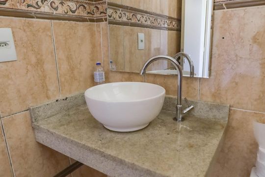 Banheiro de apartamento à venda com 2 quartos, 45m² em Conceição, Diadema