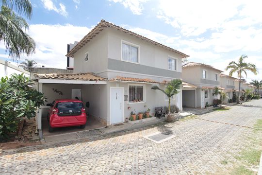 Fachada de casa de condomínio à venda com 2 quartos, 79m² em Castelo, Belo Horizonte