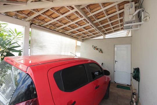 Garagem de casa de condomínio à venda com 2 quartos, 79m² em Castelo, Belo Horizonte