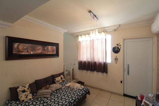 Sala de casa de condomínio à venda com 2 quartos, 79m² em Castelo, Belo Horizonte