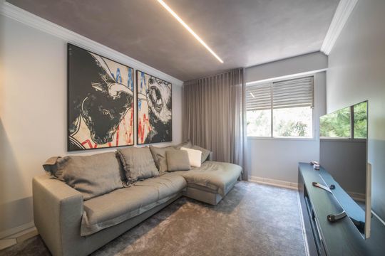 Sala de TV de apartamento à venda com 2 quartos, 110m² em Jardim das Acacias, São Paulo