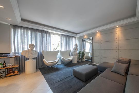 Apartamento à venda com 2 quartos, 110m² em Jardim das Acacias, São Paulo
