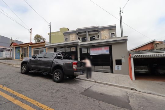 Fachada de casa à venda com 4 quartos, 200m² em Vila Curuçá, Santo André