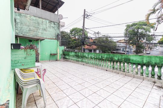 Sacada de casa à venda com 3 quartos, 300m² em Parque Cruzeiro do Sul, São Paulo