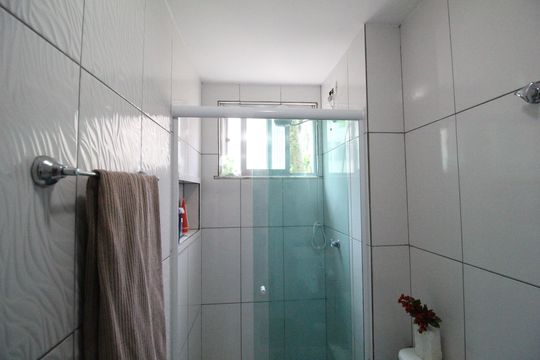 Banheiro de apartamento à venda com 2 quartos, 52m² em Jacarepaguá, Rio de Janeiro