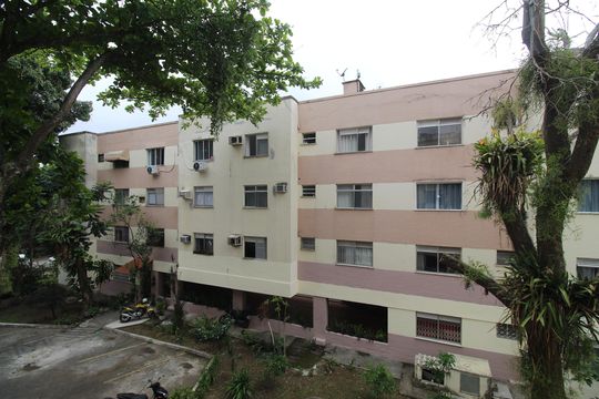 Sala - Vista de apartamento à venda com 2 quartos, 52m² em Jacarepaguá, Rio de Janeiro