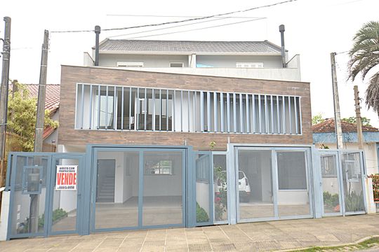 Fachada de casa à venda com 3 quartos, 220m² em Jardim Sabará, Porto Alegre