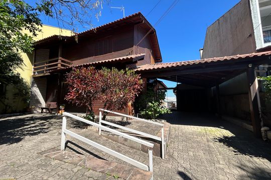 Fachada - casa 1 de casa para alugar com 7 quartos, 210m² em Cristo Rei, São Leopoldo