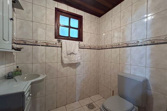 Banheiro 2 de casa para alugar com 7 quartos, 210m² em Cristo Rei, São Leopoldo