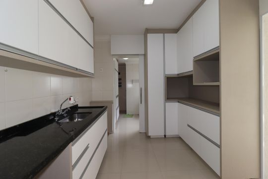 Cozinha de apartamento para alugar com 3 quartos, 124m² em Vila Scarpelli, Santo André