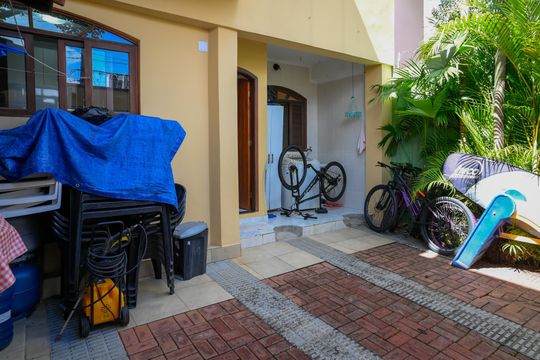 Garagem de casa à venda com 2 quartos, 125m² em Bosque da Saúde, São Paulo