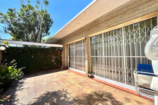 Varanda de casa à venda com 3 quartos, 250m² em Indianópolis, São Paulo
