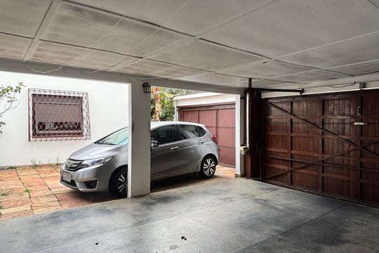 Garagem de casa para alugar com 3 quartos, 250m² em Indianópolis, São Paulo