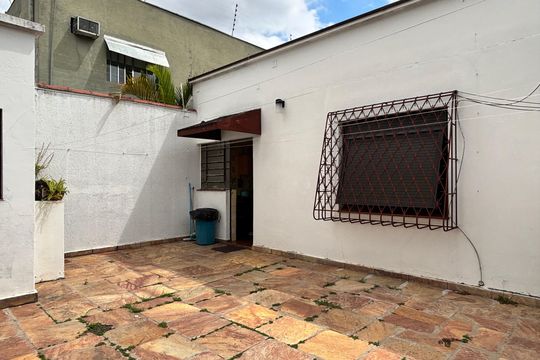 Quintal de casa para alugar com 3 quartos, 250m² em Indianópolis, São Paulo