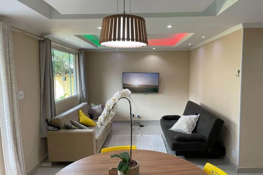 Sala de casa de condomínio à venda com 4 quartos, 120m² em Recreio dos Bandeirantes, Rio de Janeiro