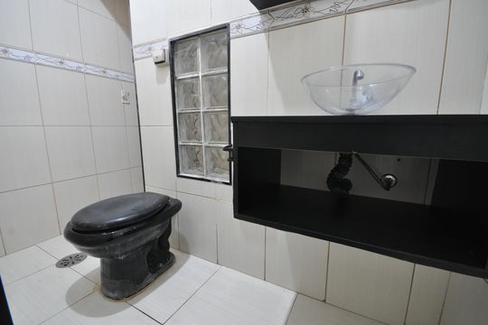 Banheiro de casa para alugar com 1 quarto, 75m² em Parque Edu Chaves, São Paulo
