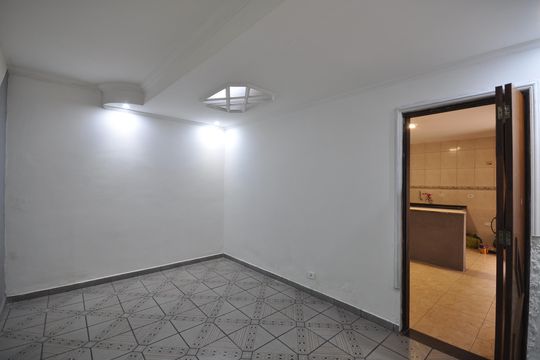 Quarto de casa para alugar com 1 quarto, 75m² em Parque Edu Chaves, São Paulo