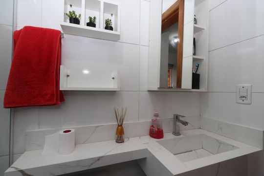 Banheiro de apartamento à venda com 2 quartos, 36m² em São Lucas, São Paulo