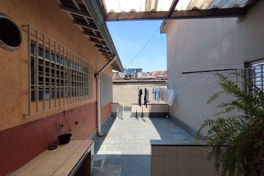 Quintal de casa à venda com 10 quartos, 373m² em Jardim Botucatu, São Paulo
