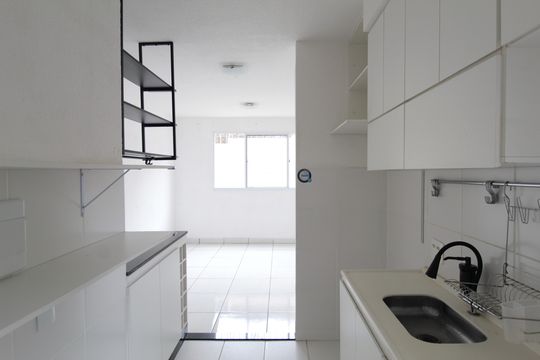 Cozinha e Área de Serviço de apartamento para alugar com 2 quartos, 46m² em Trevo, Belo Horizonte