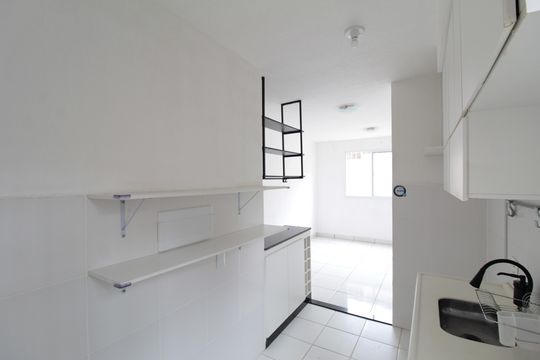 Cozinha e Área de Serviço de apartamento para alugar com 2 quartos, 46m² em Trevo, Belo Horizonte
