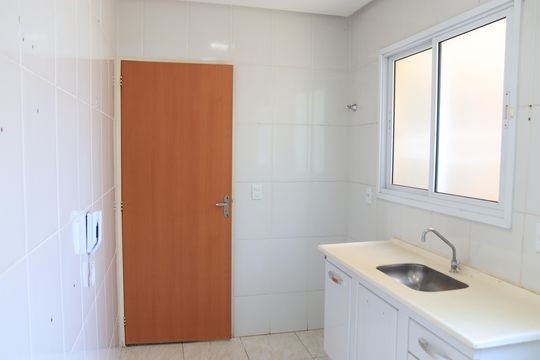 Cozinha e Área de Serviço de apartamento para alugar com 2 quartos, 52m² em Setor Centro Oeste, Goiânia