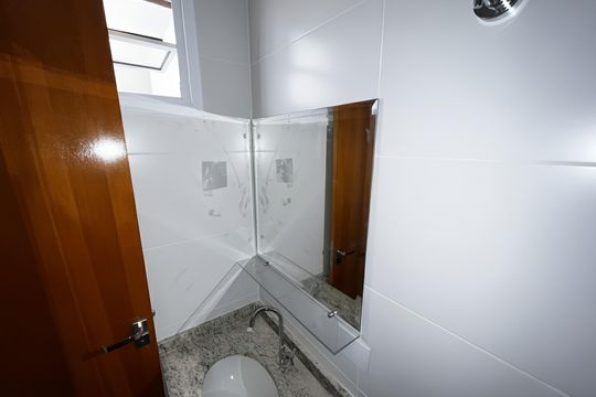 Banheiro de kitnet/studio para alugar com 1 quarto, 32m² em Tucuruvi, São Paulo