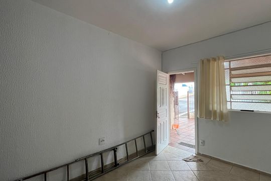 Casa à venda com 2 quartos, 230m² em Taquaral, Campinas