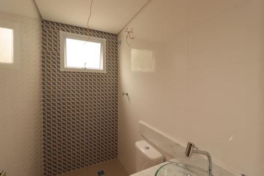 Banheiro Social de apartamento à venda com 3 quartos, 62m² em Vila Lucinda, Santo André