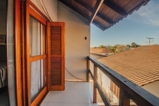 Suíte - Varanda de casa à venda com 3 quartos, 222m² em Rubem Berta, Porto Alegre