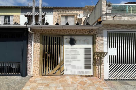 Fachada de casa à venda com 3 quartos, 122m² em Vila Jacuí, São Paulo