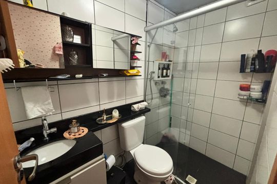 Banheiro Social de apartamento à venda com 2 quartos, 58m² em Vila Rosa, Novo Hamburgo