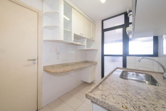 Cozinha de apartamento à venda com 2 quartos, 64m² em Jardim Promissao, São Paulo