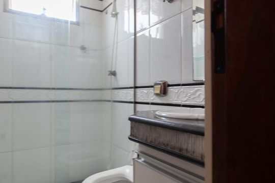 Banheiro da Suíte 1 de apartamento à venda com 3 quartos, 130m² em Castelo, Belo Horizonte