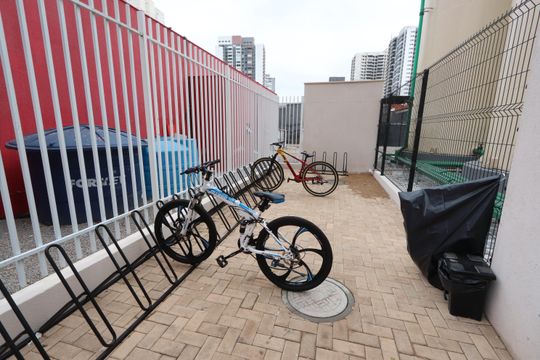 Área comum - Bicicletário de apartamento para alugar com 2 quartos, 42m² em Vila Graciosa, São Paulo