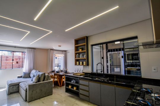 Cozinha e Área de Serviço de casa à venda com 3 quartos, 220m² em Vila Camilópolis, Santo André